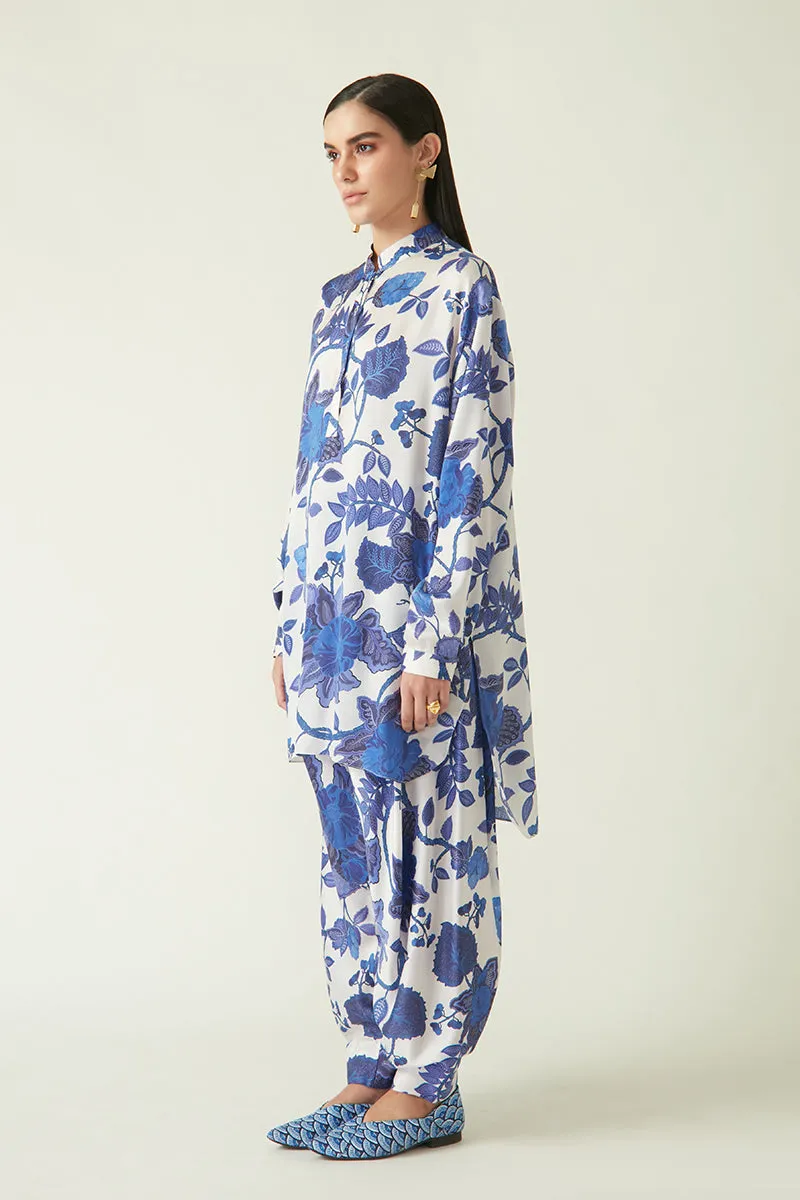 Rockefeller Holidays I  Sungai Printed Tunic  Modal Satin White/Navy Java collection 8JV-47A