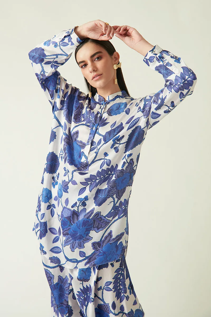 Rockefeller Holidays I  Sungai Printed Tunic  Modal Satin White/Navy Java collection 8JV-47A