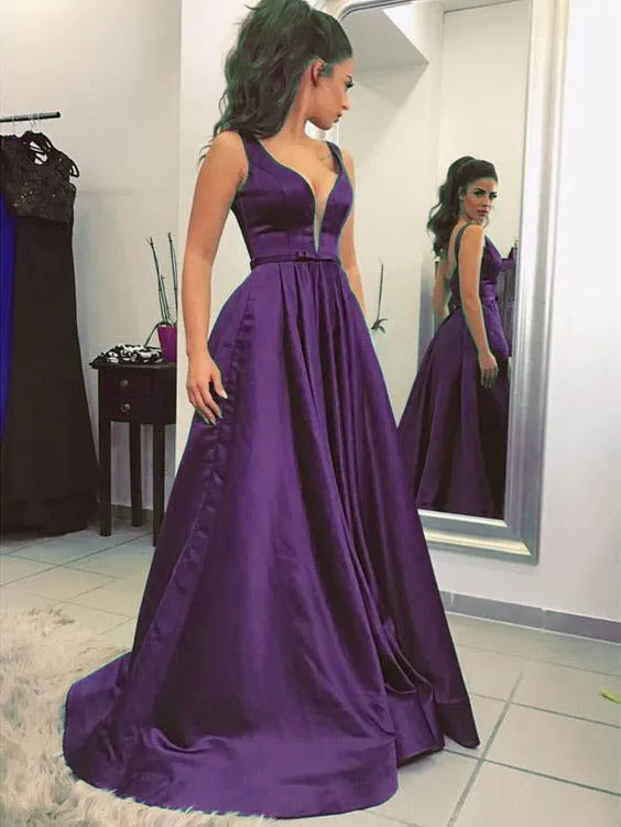 Sexy Plunge V-Neck Green Long Prom Dresses Sleeveless Satin Prom Gowns for Party Evening