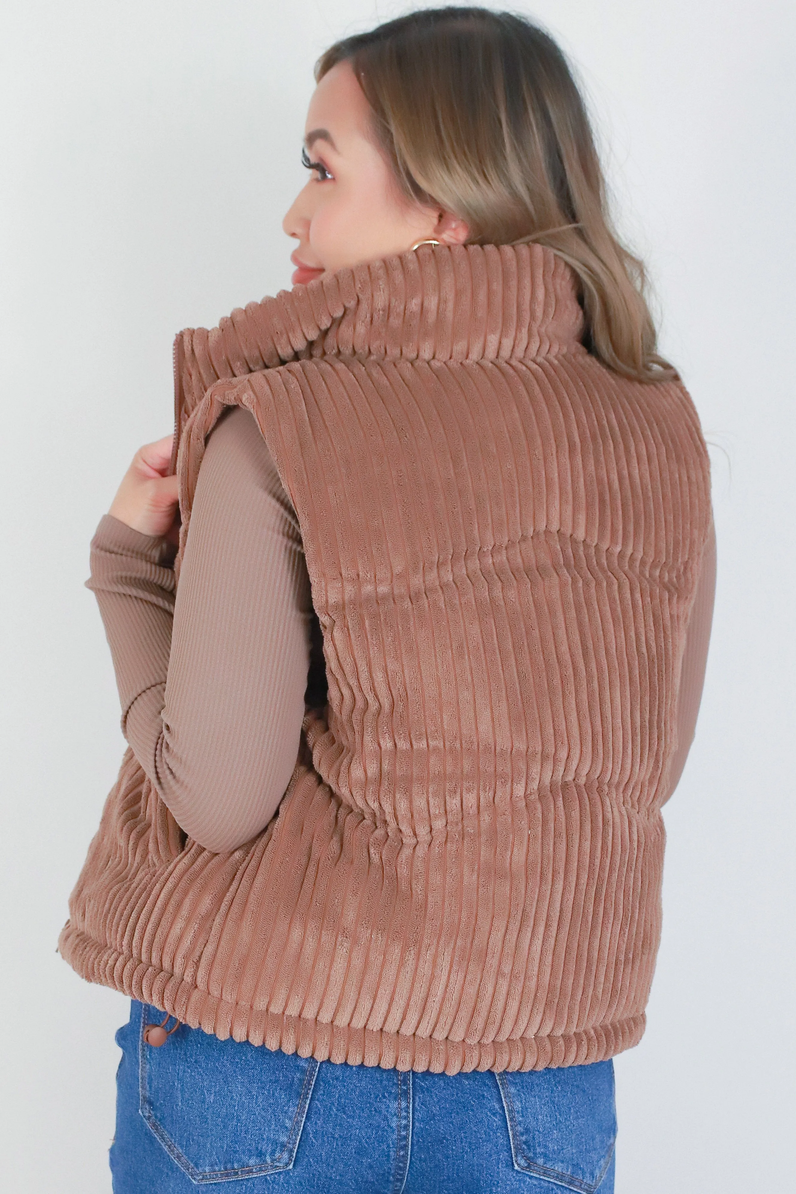 SLEEVELESS CORDUROY VEST