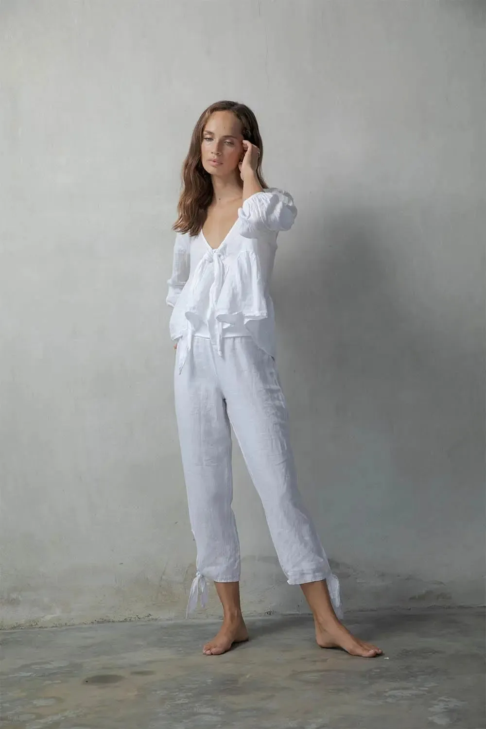 Tie Knot Capri Pants White