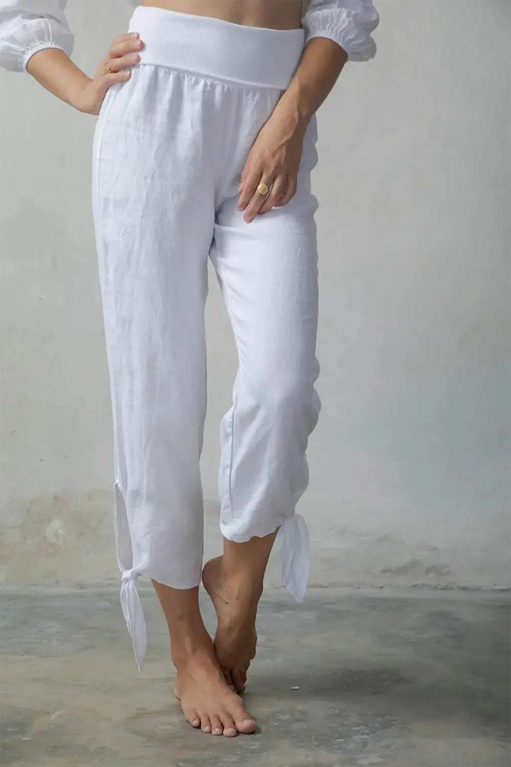 Tie Knot Capri Pants White