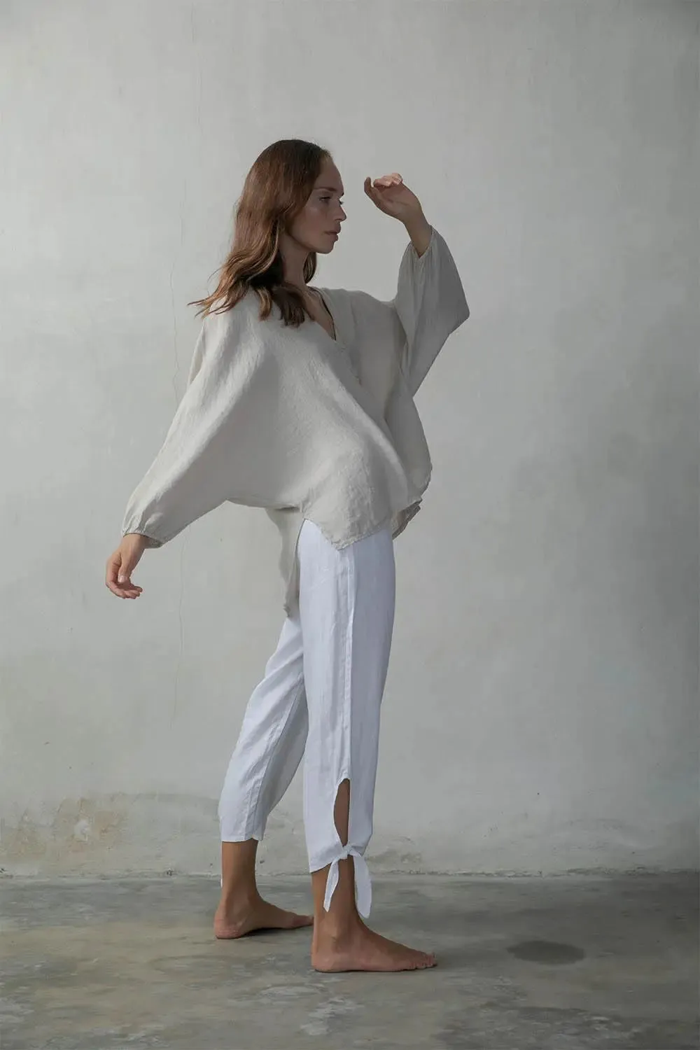 Tie Knot Capri Pants White