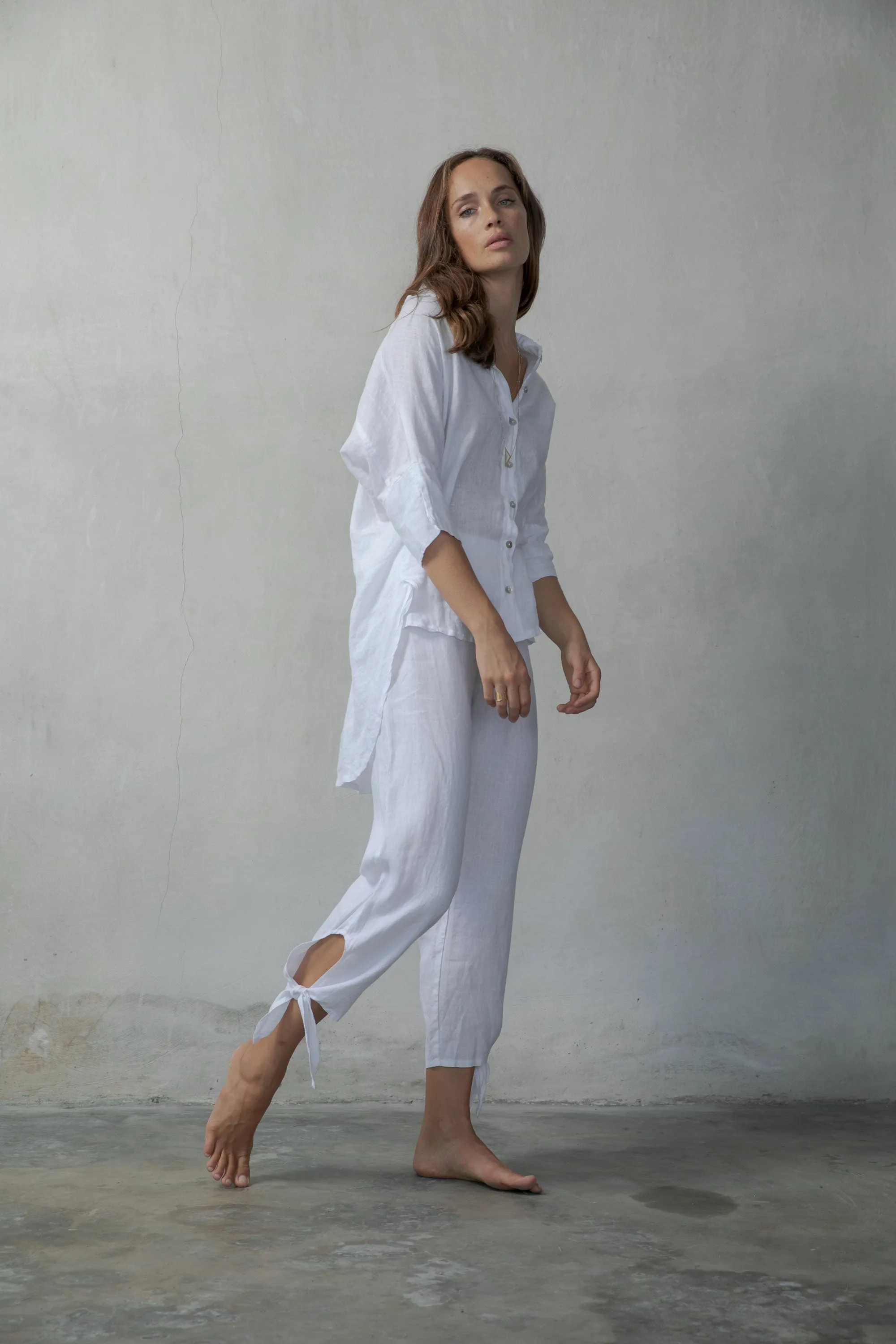Tie Knot Capri Pants White