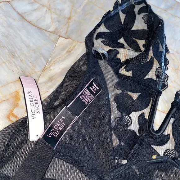 VICTORIA’S SECRET Embroidered V-Wire Teddy XS Black Floral Halter Bodysuit New