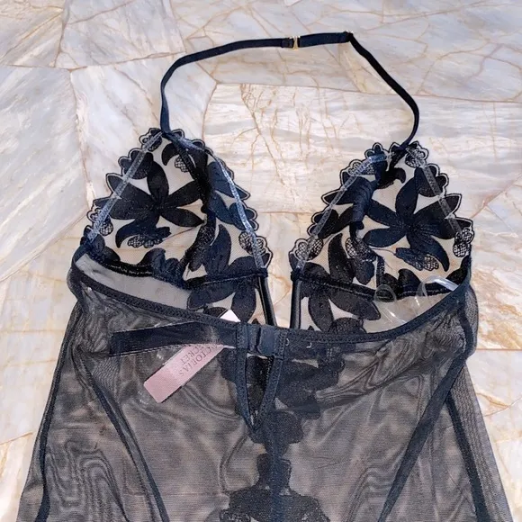 VICTORIA’S SECRET Embroidered V-Wire Teddy XS Black Floral Halter Bodysuit New