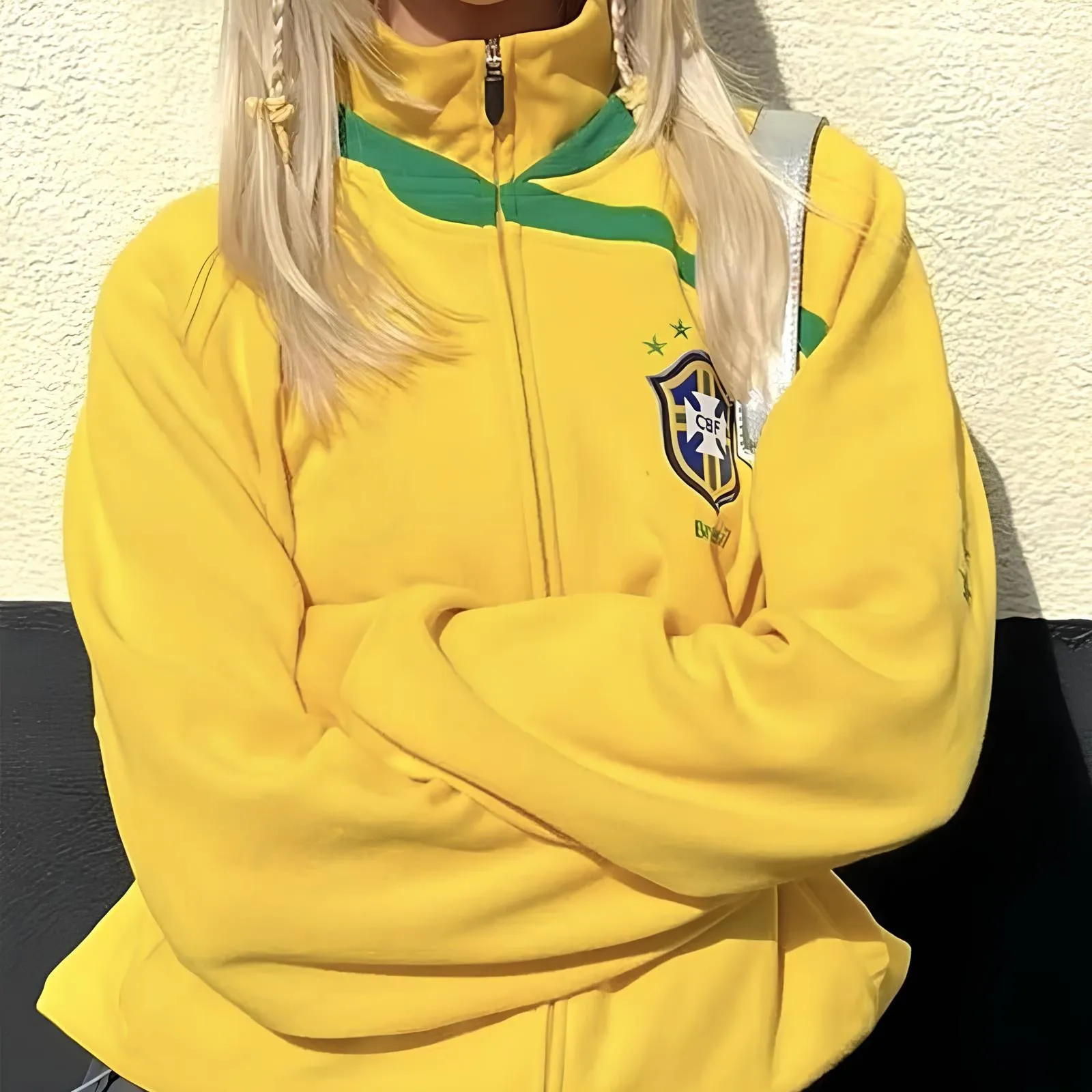 Vintage Embroidered Zip-Up Hoodie – Cozy & Stylish Winter Essential