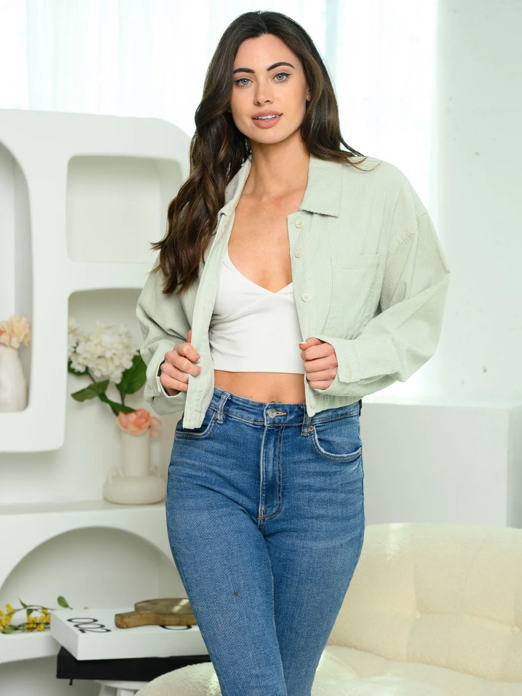 WOMEN'S LONG SLEEVE CROPPED CORDUROY BUTTON UP JACKET