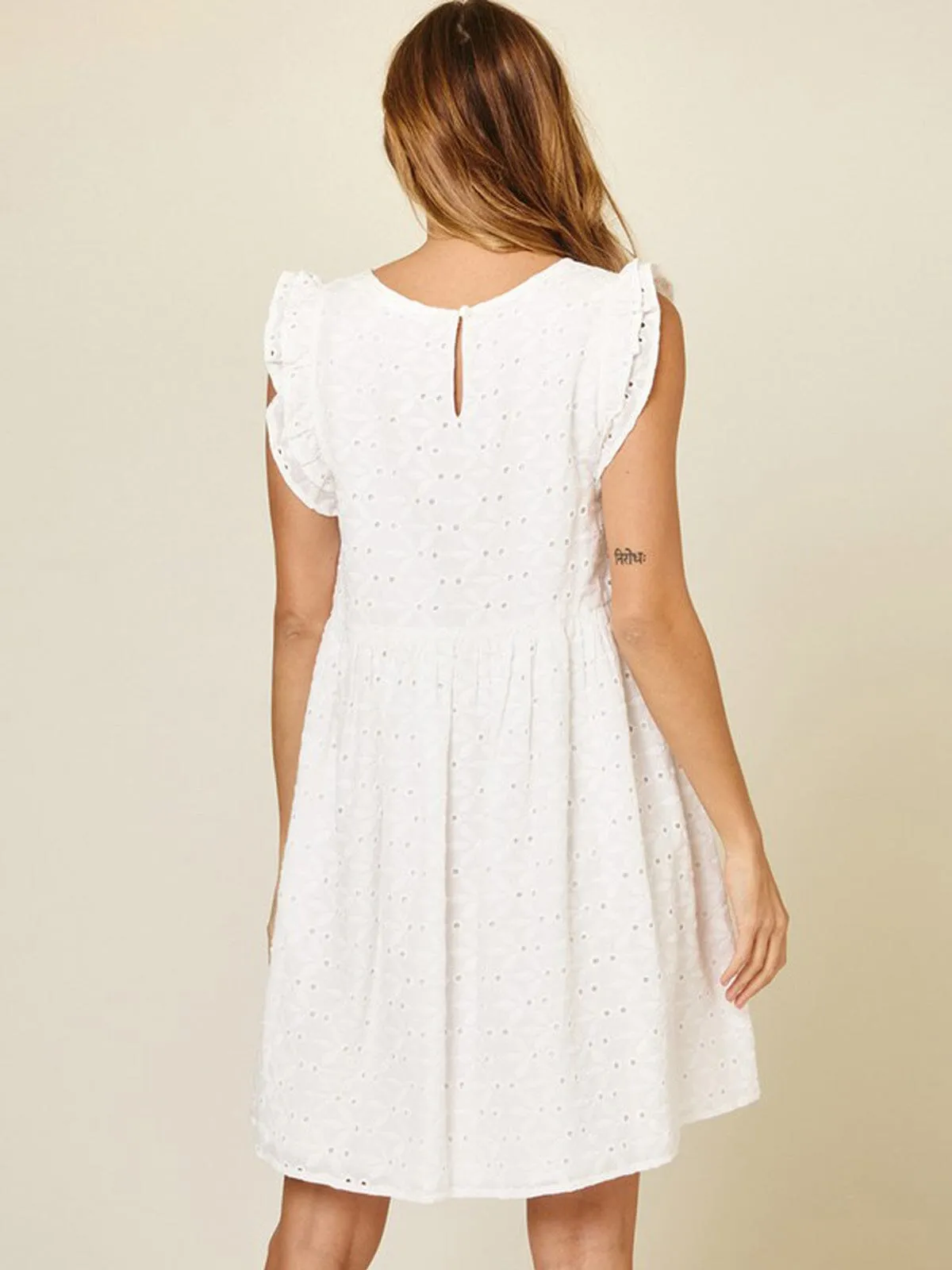 WOMEN'S SLEEVELESS  RUFFLE FLORAL EYELE DETAILED MINI DRESS