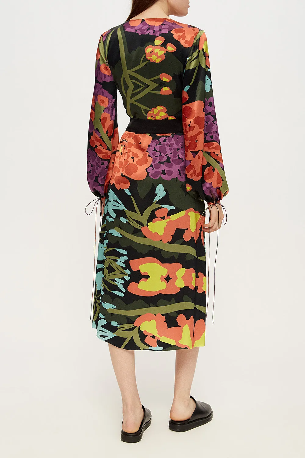 Wrap silk dress in Floral Black